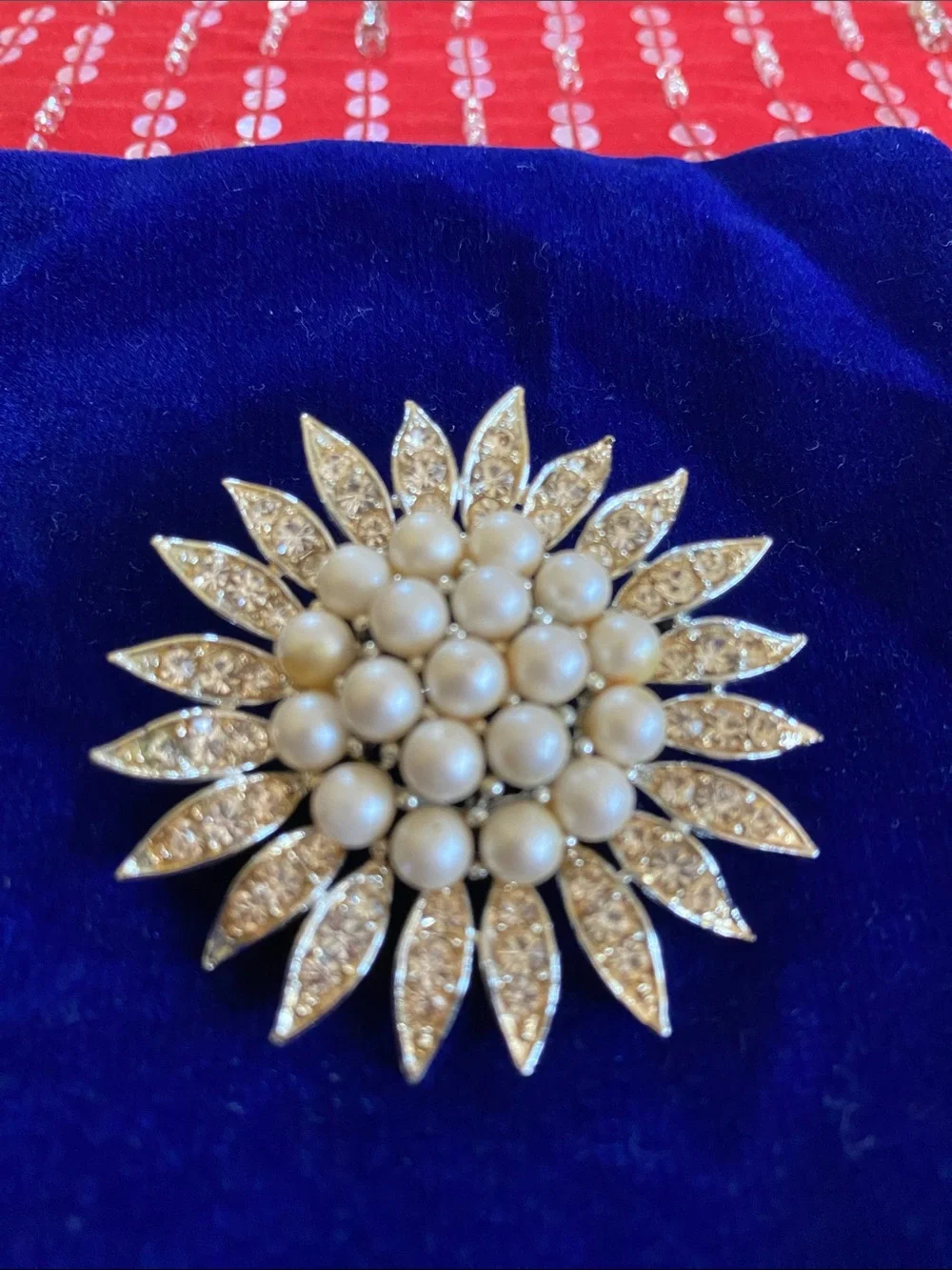 Vintage Lisner Stamped Stunning Pearl Crystal Sunburst Brooch